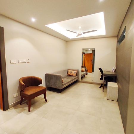 Hotel Rishiraj, Nagaon Nagaon  Екстер'єр фото
