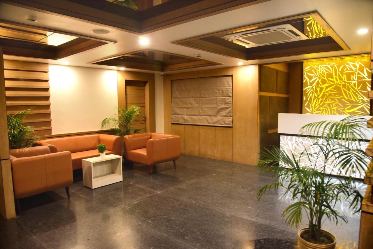 Hotel Rishiraj, Nagaon Nagaon  Екстер'єр фото