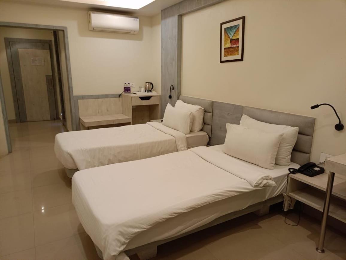 Hotel Rishiraj, Nagaon Nagaon  Екстер'єр фото