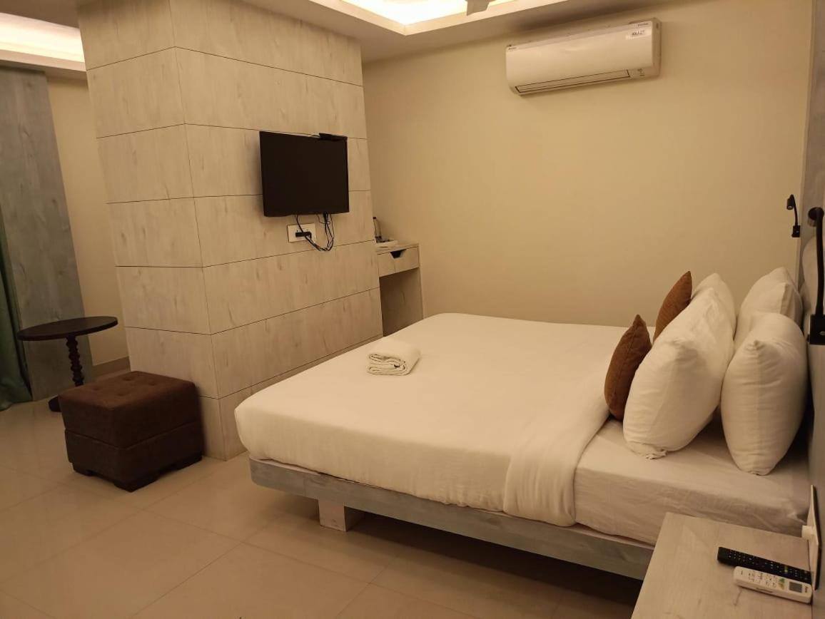Hotel Rishiraj, Nagaon Nagaon  Екстер'єр фото