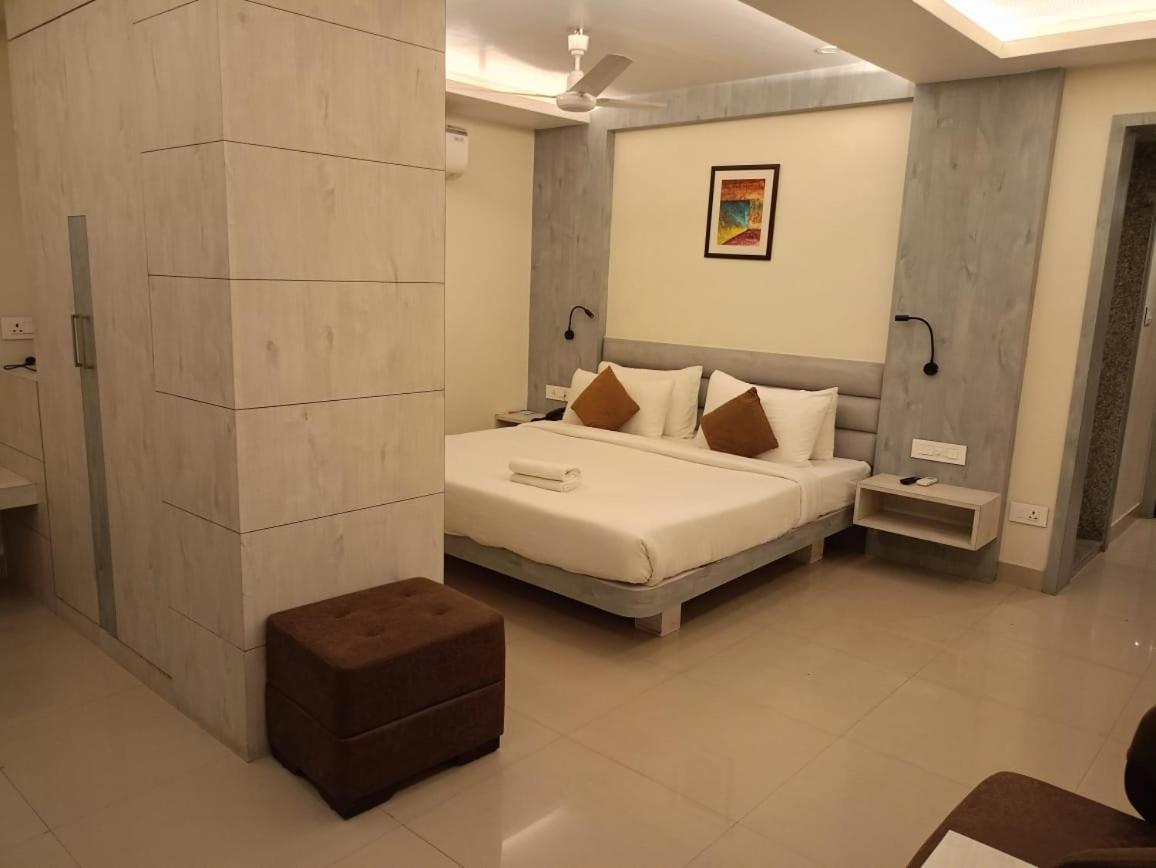 Hotel Rishiraj, Nagaon Nagaon  Екстер'єр фото
