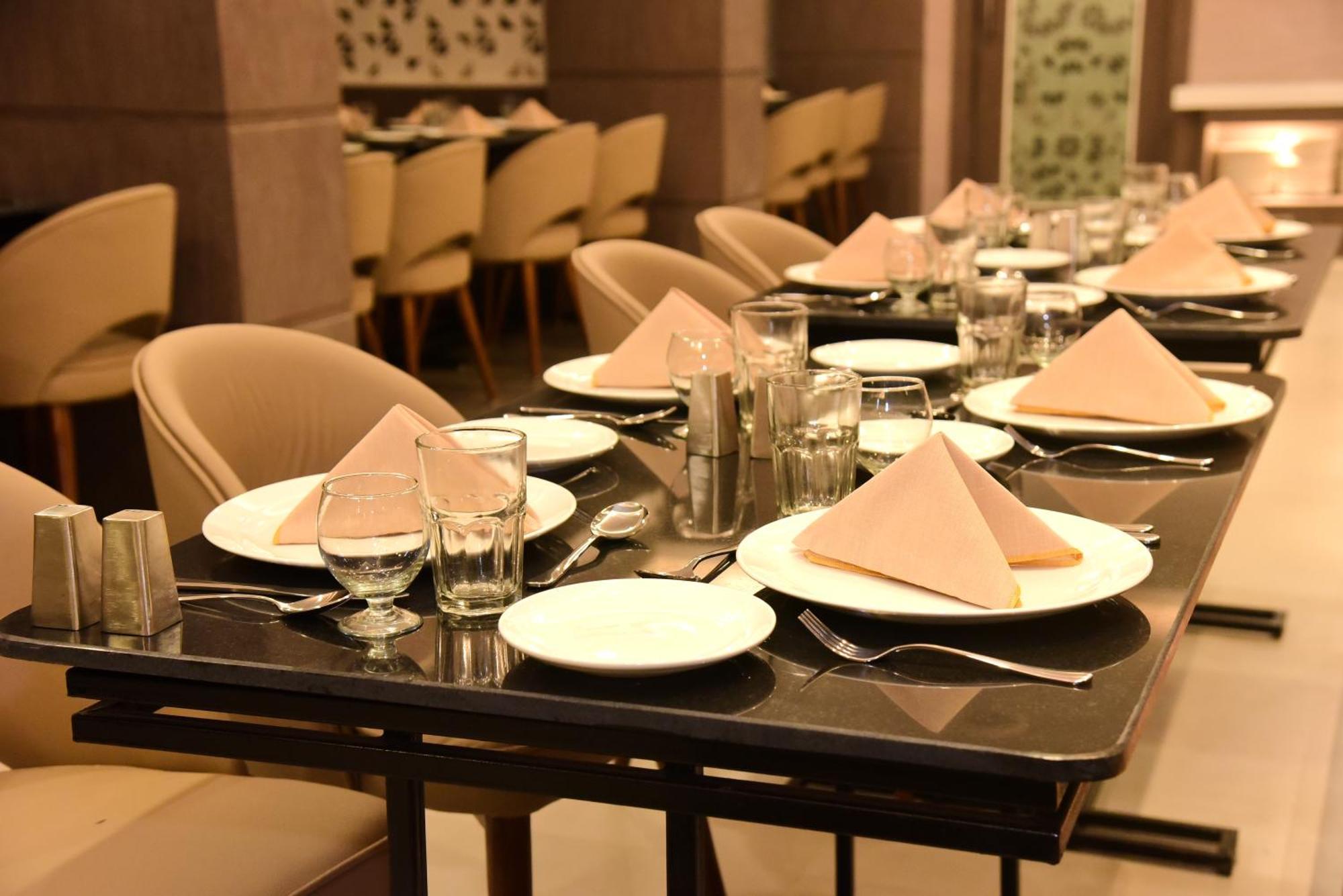 Hotel Rishiraj, Nagaon Nagaon  Екстер'єр фото