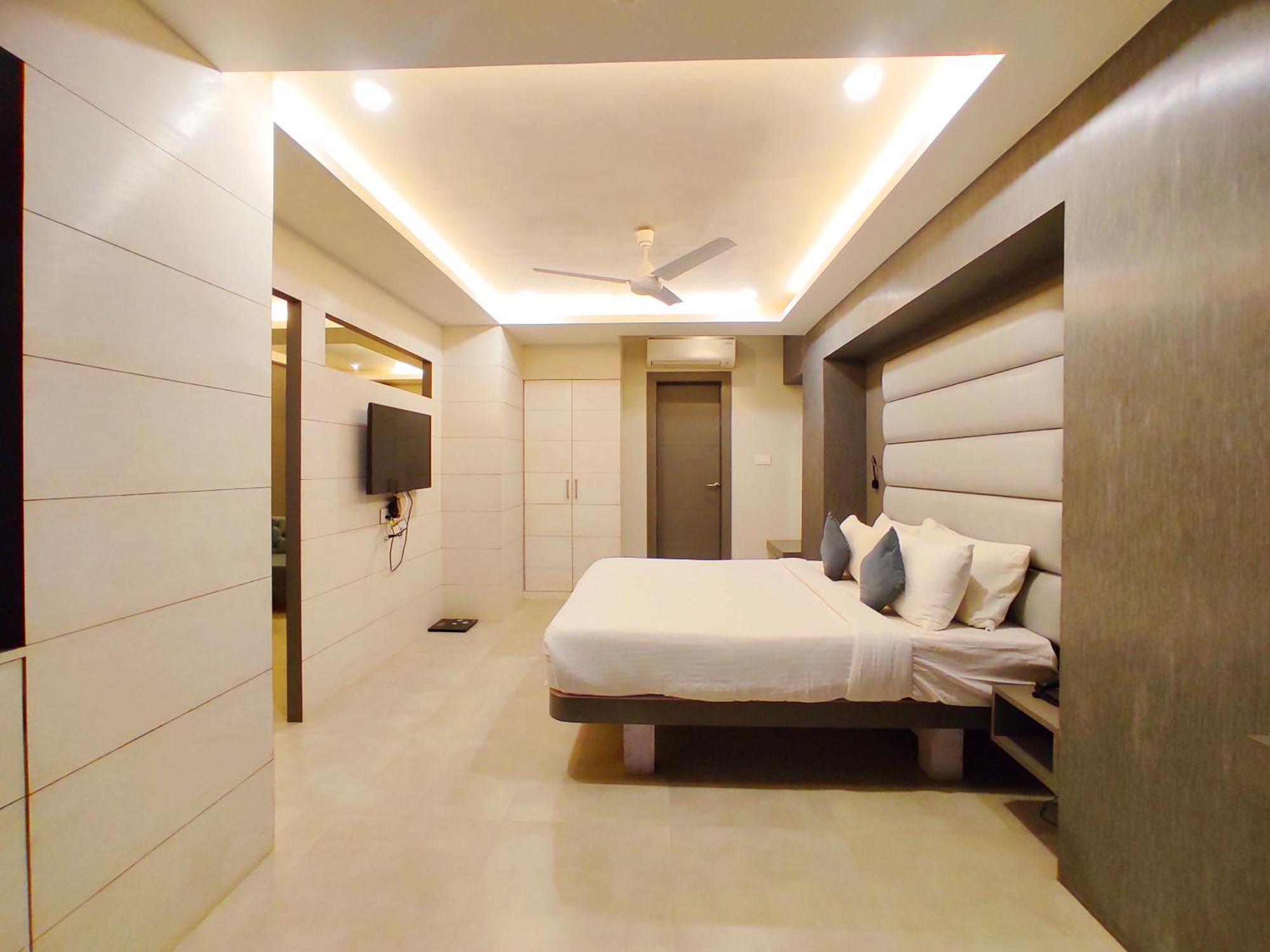 Hotel Rishiraj, Nagaon Nagaon  Екстер'єр фото