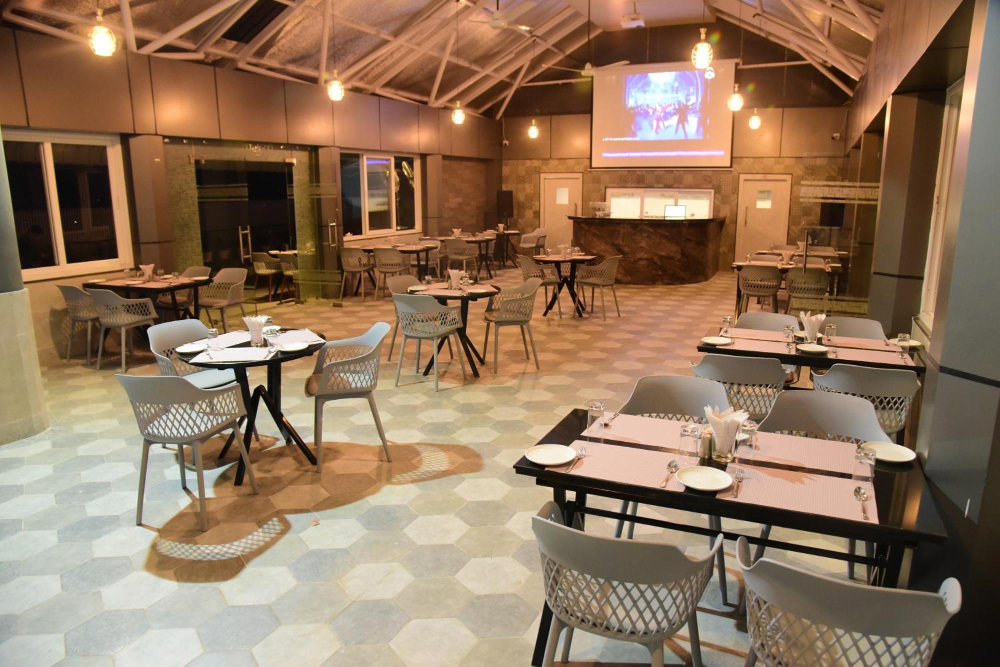 Hotel Rishiraj, Nagaon Nagaon  Екстер'єр фото