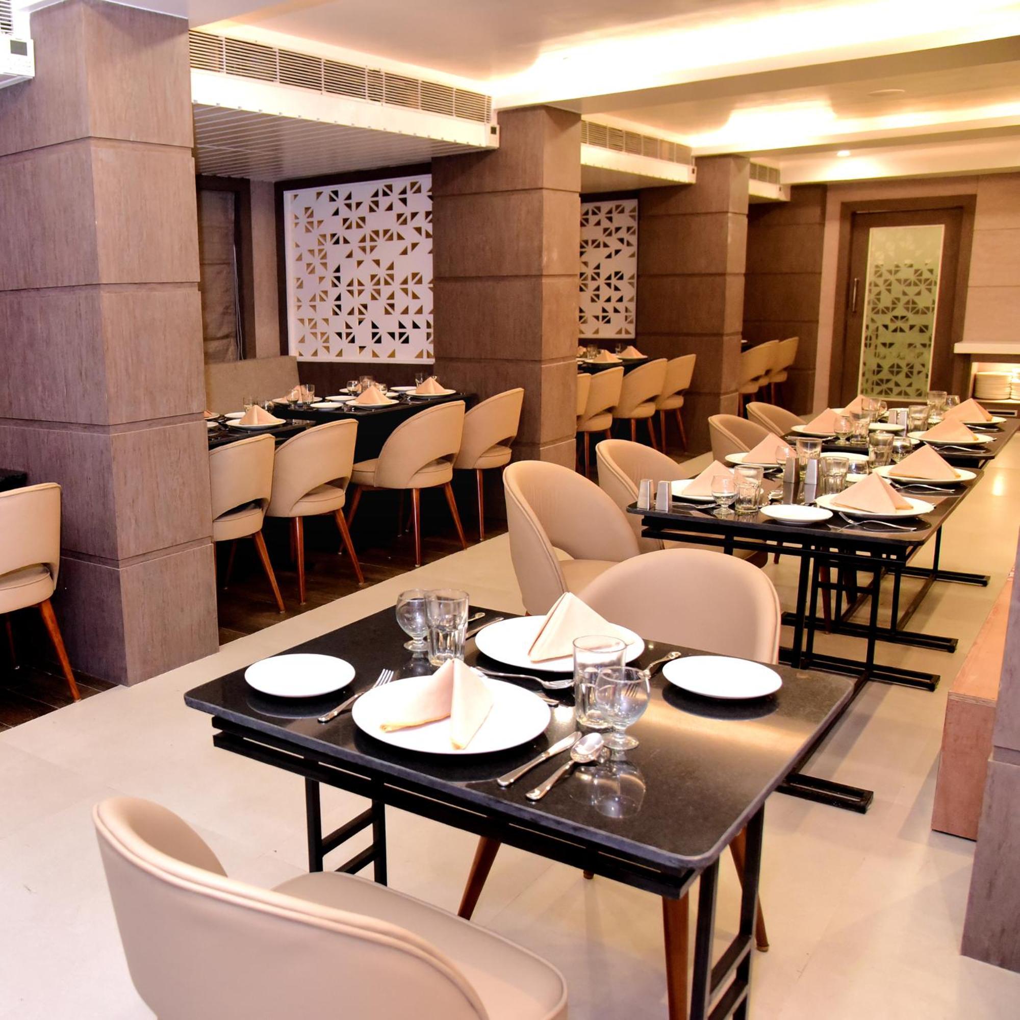Hotel Rishiraj, Nagaon Nagaon  Екстер'єр фото
